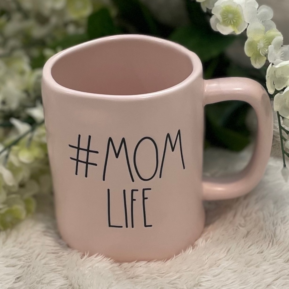 Rae Dunn # MOM LIFE mug